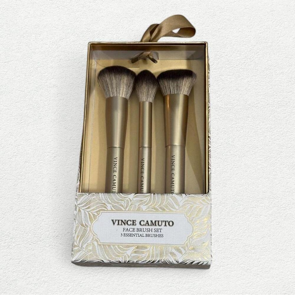 ✨ Vince Camuto Face Brush Set in Gold Leaf ✨